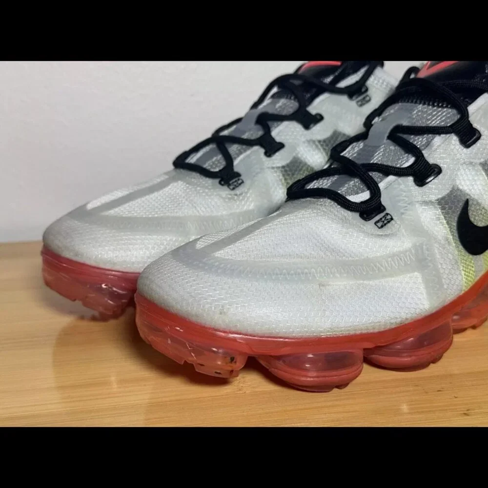 Size 9.5 - Nike Air Vapormax 2019 Pure Platinum Black Crimson‎ Mens AR6631-007 - Picture 5 of 9